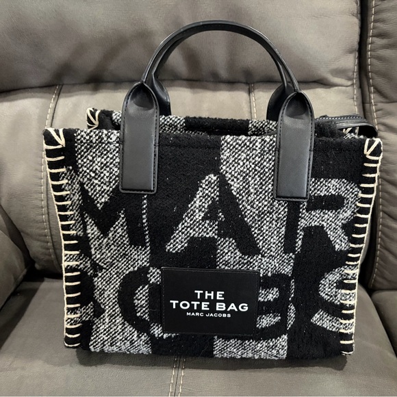 Marc Jacobs Handbags - RARE Marc Jacobs Medium Tote Bag